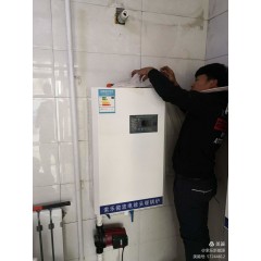 電采暖鍋爐：安裝10千瓦的微波電采暖鍋爐，可供100平米房屋取暖，4200元(免費(fèi)保修10年）?，F(xiàn)鉅惠安裝價3700元。每村三戶，數(shù)量有限，先購先得。
